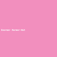 Enormer Marmor-Hut